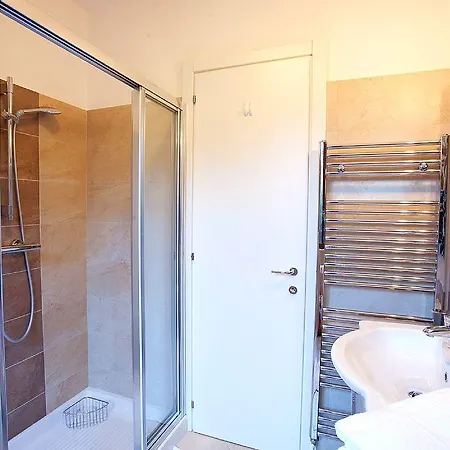 Apartment Bella Vista In With Pool Sleeps 6- By Italian