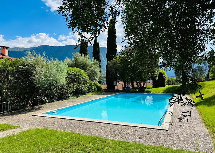 Apartmán Bella Vista In With Pool Sleeps 6- By Italian Mezzegra
